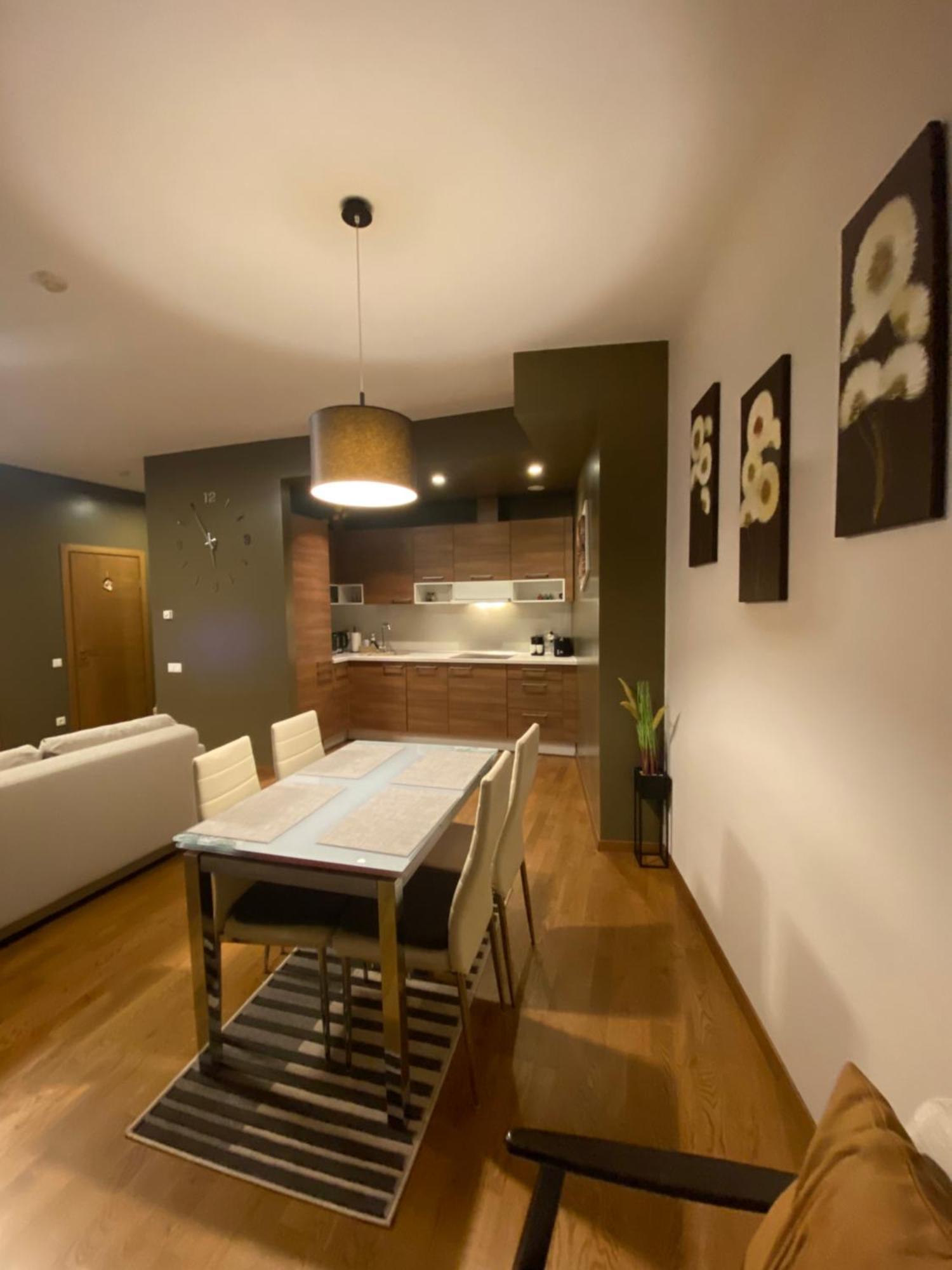 Chocolate Apartment *
